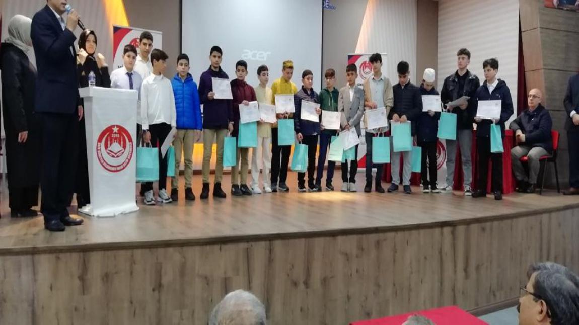 Genç Sada Erkekler Kur’an-ı Kerim’i Güzel Okuma Yarışmasına okulumuz olarak katılım sağladık.